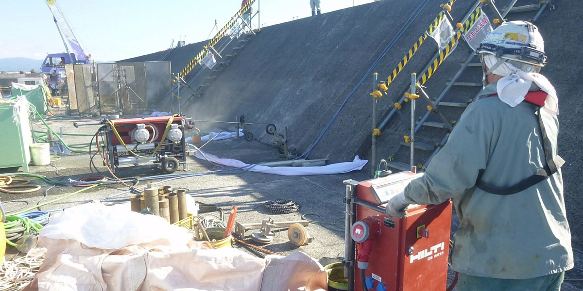 有限会社エフ・ティー工業｜最新の技術でワイヤーソー、ウオールソー、ノンピック工法から耐震補強工事・アンカー工事やコアカッテング工事、コア削孔工事に取り組むプロフェッショナル集団